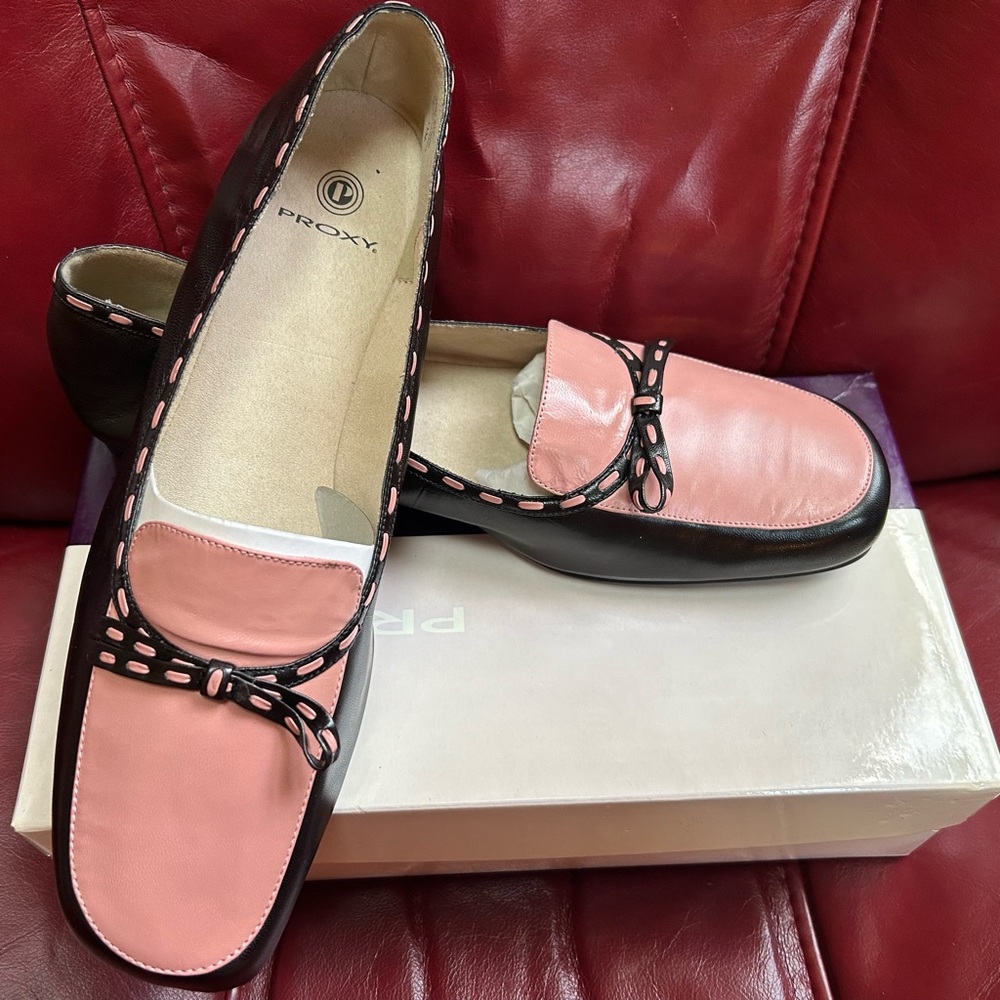 Proxy Shelton Nappa Kid Black with Pink Flats Sz 12M